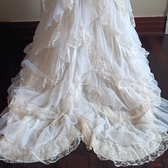 1970s Victorian Vintage Tiered Lace Wedding Dress Edwardian Prarie Gothic Gown - Picture 6 of 16